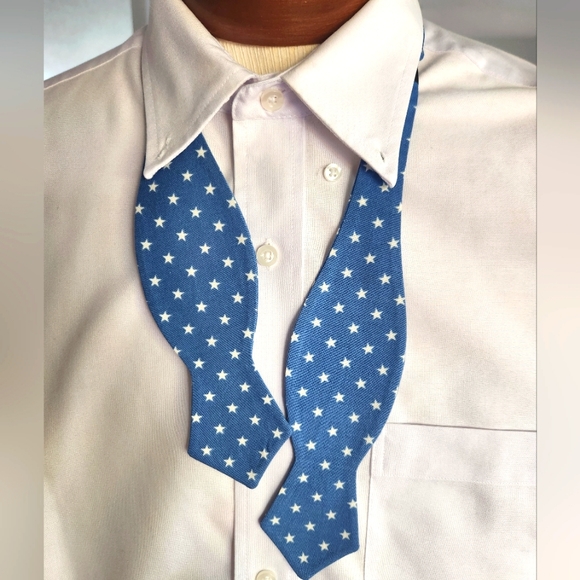 Blue With White Stars Cotton Bowtie - Picture 1 of 1